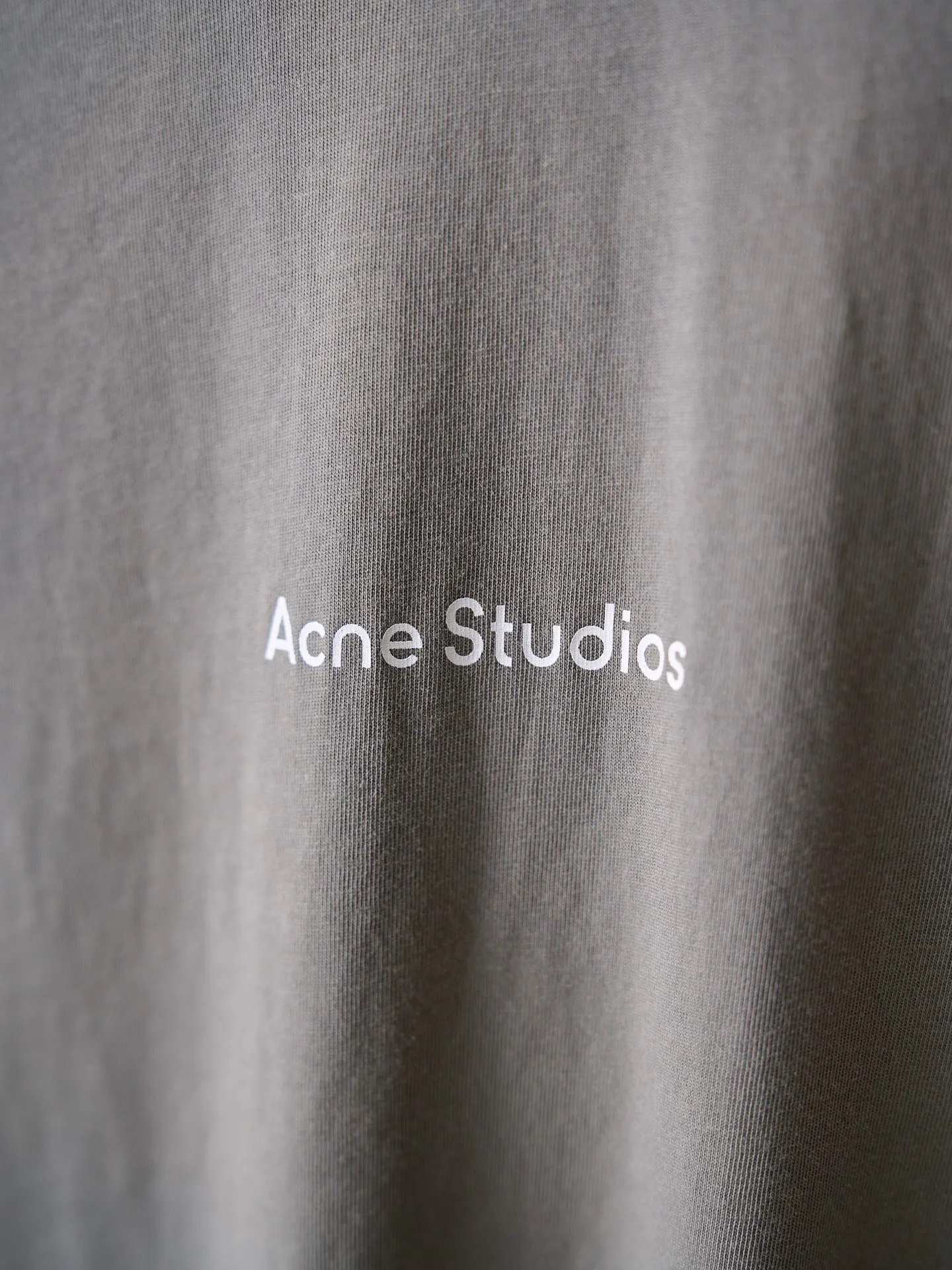 【 】Acne Studios T 【In Stock】XS S M L ：12 G ：32 G T ， ， Retro 。 ， 。 ， ， 。 12 ， ， 。 ， ， 、 。32 ， 。 。 ， 、 ， 。 ， 。 ， ， ， ， ，Wear-Resistant 。 Retro ： ， ， 、 ， 、 ， ， 。